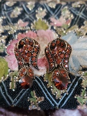 Vintage-Inspired Brown Crystal Drop Earrings